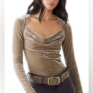 ✨Free people velvet date night top✨